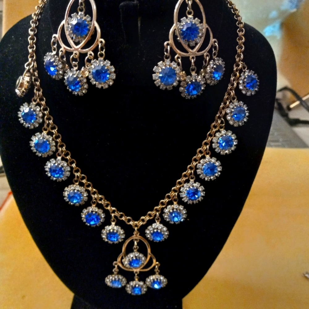 Celebrity blue necklace and clip earrings